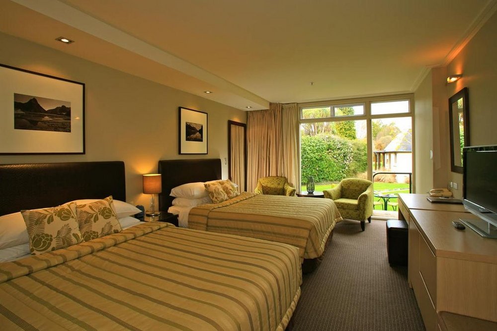 Twinbed Zimmer, Distinction Te Anau Hotel & Villas, Neuseeland Reise