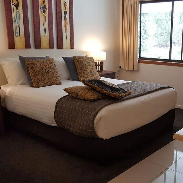 Queen Standard Zimmer, Prom Country Lodge, Foster, Australien Rundreise