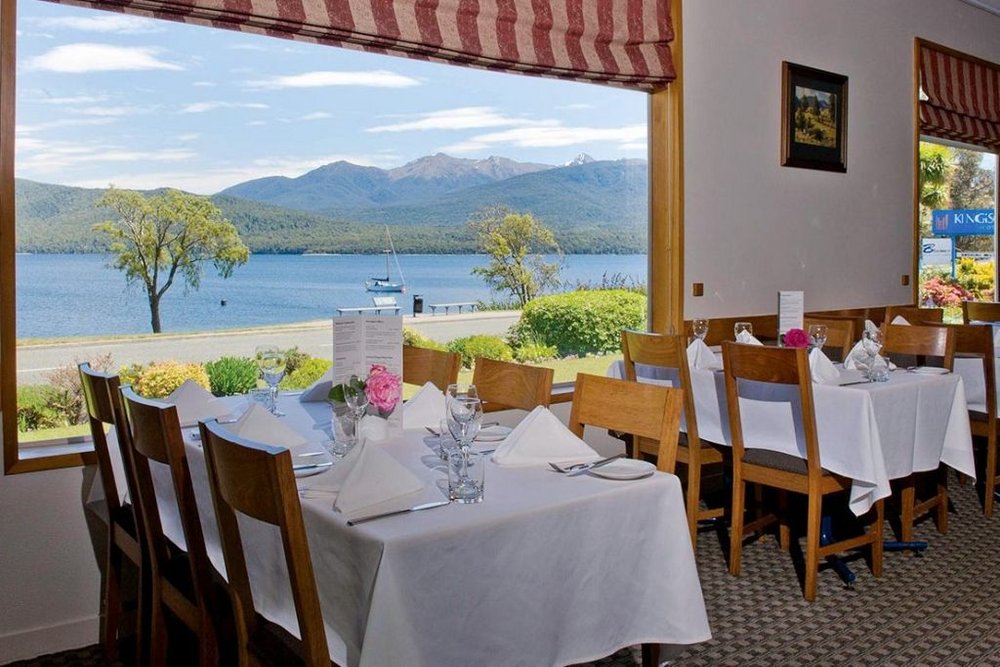 Restaurant mit Ausblick, Kingsgate Hotel Te Anau, Neuseeland Reise