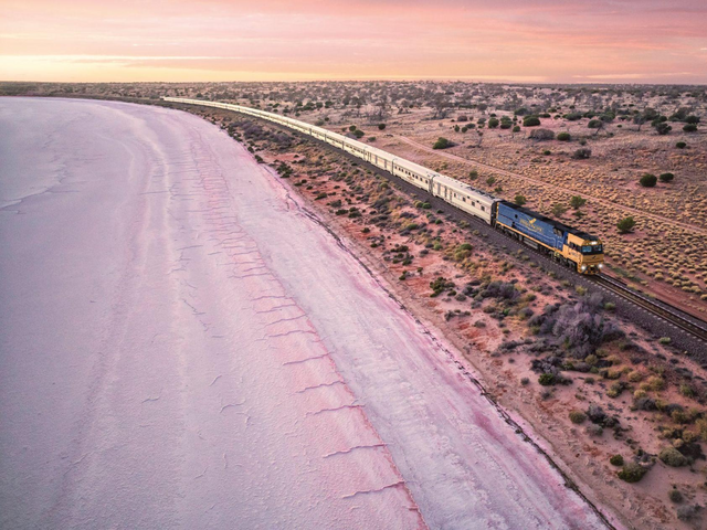 Panoramabild des Indian Pacific Train, Australien Rundreise