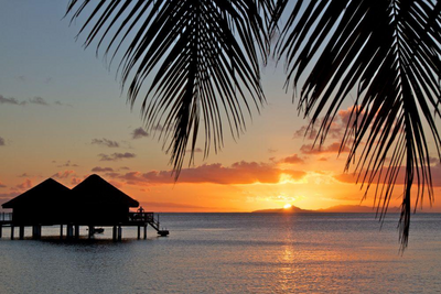 Sonnenuntergang auf Bora Bora, Französisch Polynesien, Südsee Insel Hopping