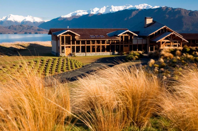 Außenansicht, Fiordland Lodge, Te Anau, Neuseeland Luxusreise