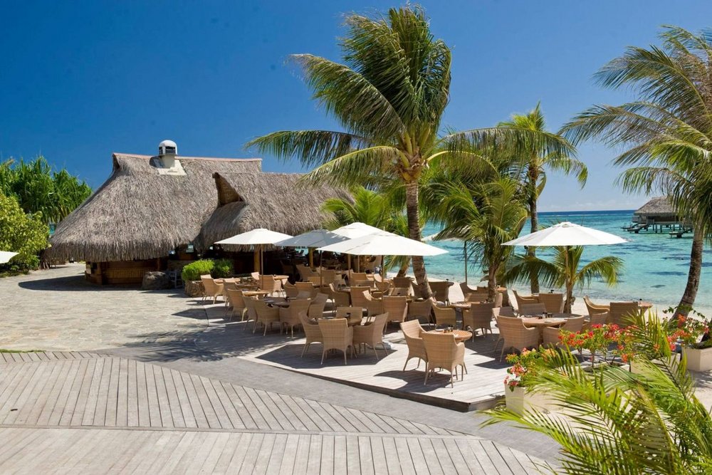 Restaurant unter Palmen, Hilton Moorea Lagoon Resort & Spa, Französisch Polynesien, Südsee Reise