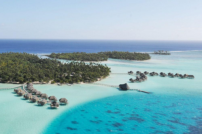 Ausblick über das Le Taha'a Island Resort & Spa, Französisch Polynesien, Südsee Insel Hopping