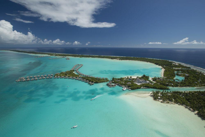 St. Regis Bora Bora aus der Vogelperspektive, Französisch Polynesien, Südsee Insel Hopping